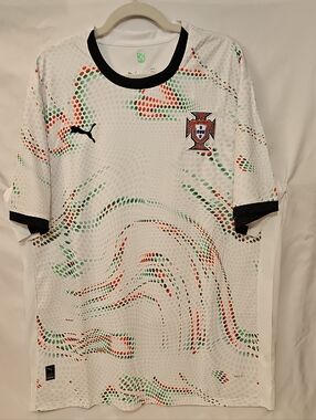Puma White Portugal Soccer Jersey with Dot Wave Graphic. Sz 4xl  25.5"w x 33.5"